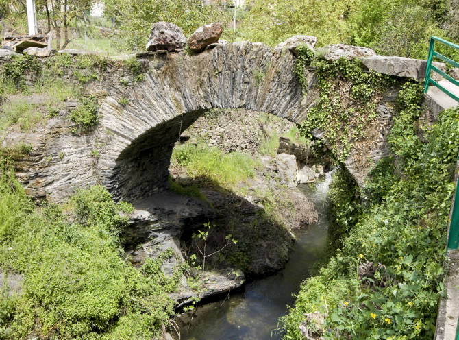 PONTE ROMANO DE ÉNTOMA