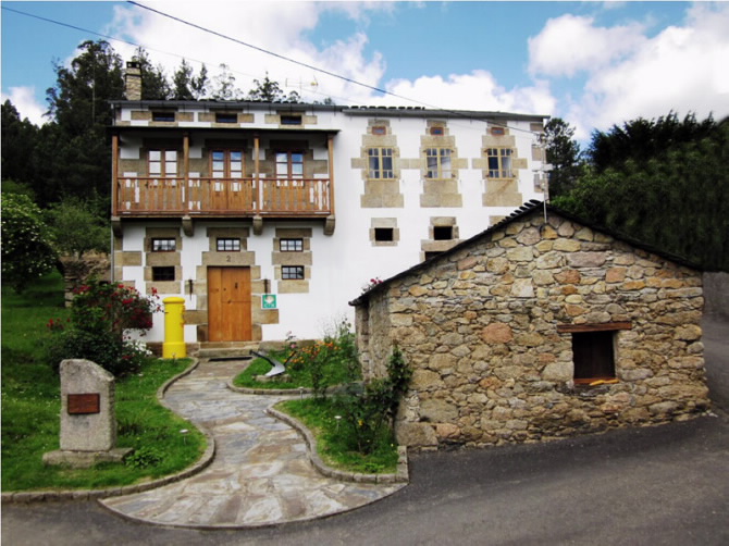 CASA OS CARBALLÁS