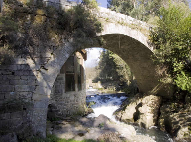 PONTE ROMANA SOBRE O RÍO DEVA