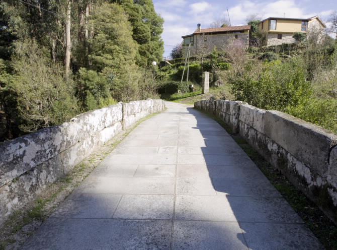 PONTE ROMANA SOBRE O RÍO DEVA