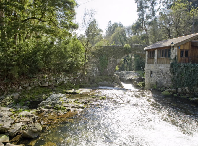 PONTE ROMANA SOBRE O RÍO DEVA