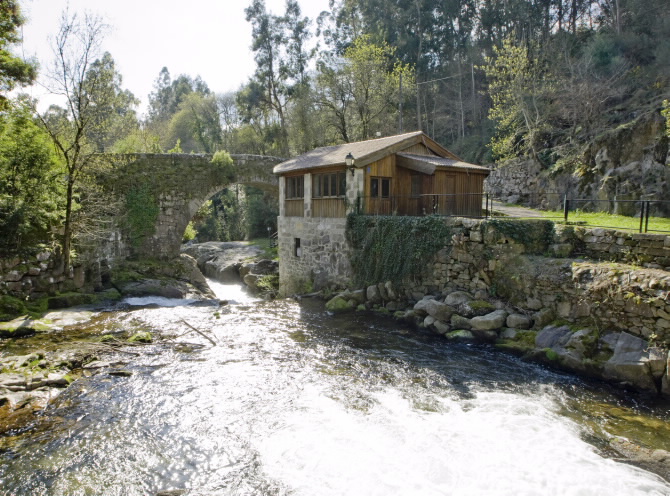 PONTE ROMANA SOBRE O RÍO DEVA