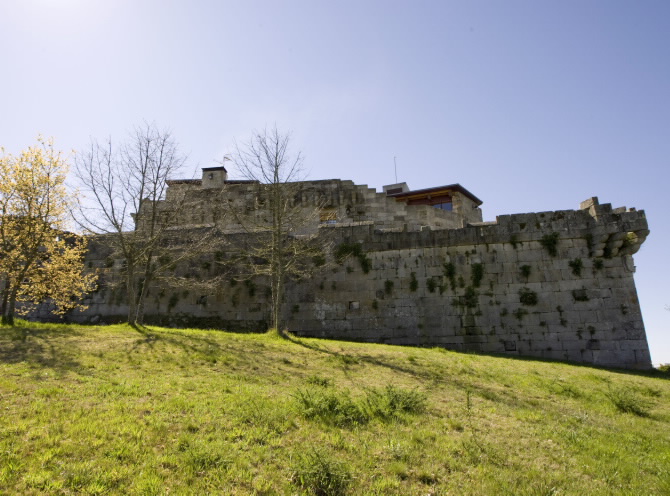 CASTELO DE MACEDA
