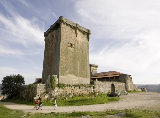 CASTELO DE MONTERREI