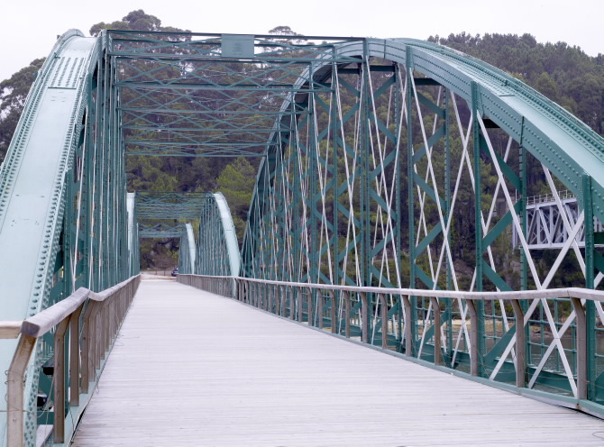 PONTE METÁLICO DEL BARQUERO