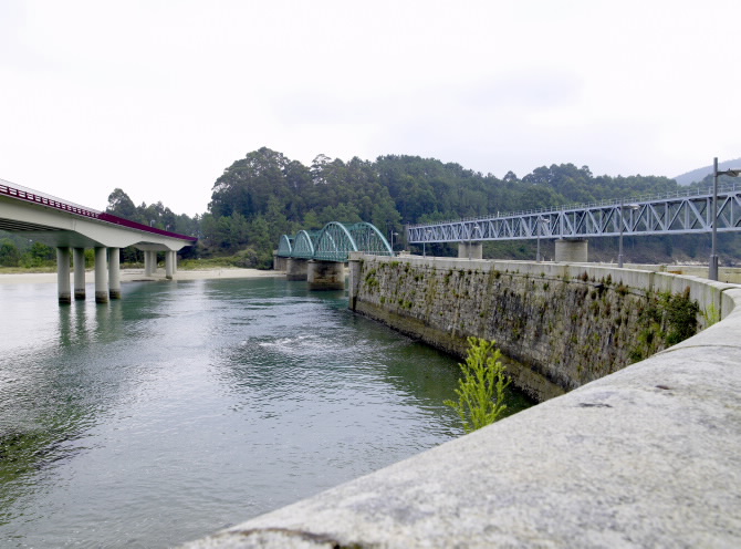 PONTE METÁLICO DEL BARQUERO