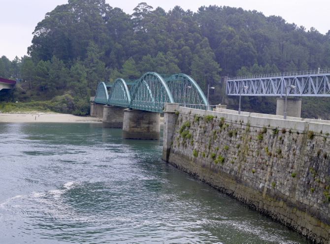 PONTE METÁLICO DEL BARQUERO
