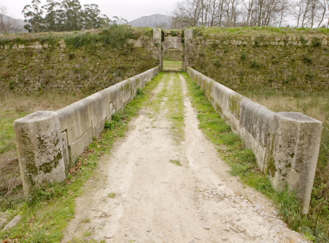 CASTELO MILITAR DE GOIÁN