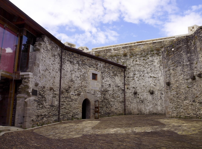 CASTELO DE MOECHE