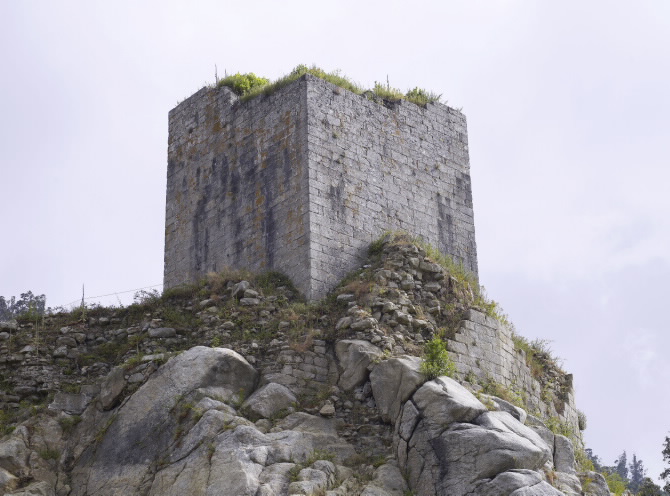 CASTELO DE NARAÍO