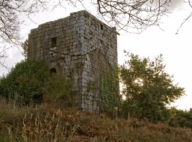 TORRE DE GUIMAREI