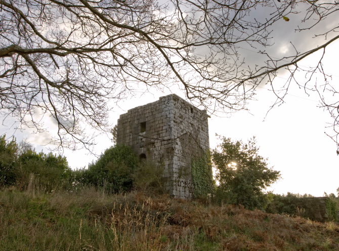 TORRE DE GUIMAREI