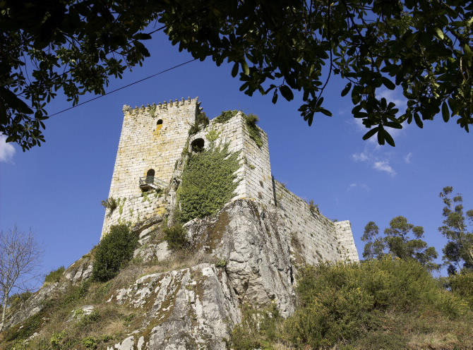 CASTELO DE ANDRADE OU NOGUEIROSA