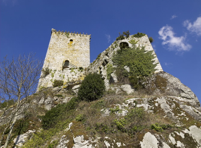CASTELO DE ANDRADE OU NOGUEIROSA