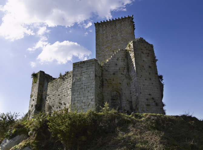 CASTELO DE ANDRADE OU NOGUEIROSA