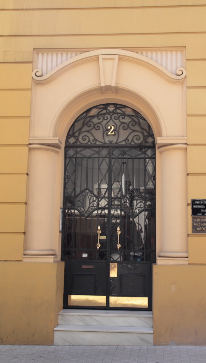 CASA BLASONADA DE RÚA ARMAÑÁ, Nº 2