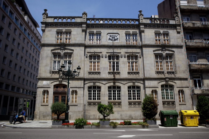 EDIFICIO DA ESCOLA DE ARTES E OFICIOS DE VIGO