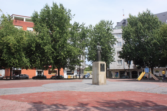 XARDÍNS PRAZA ROSALÍA DE CASTRO