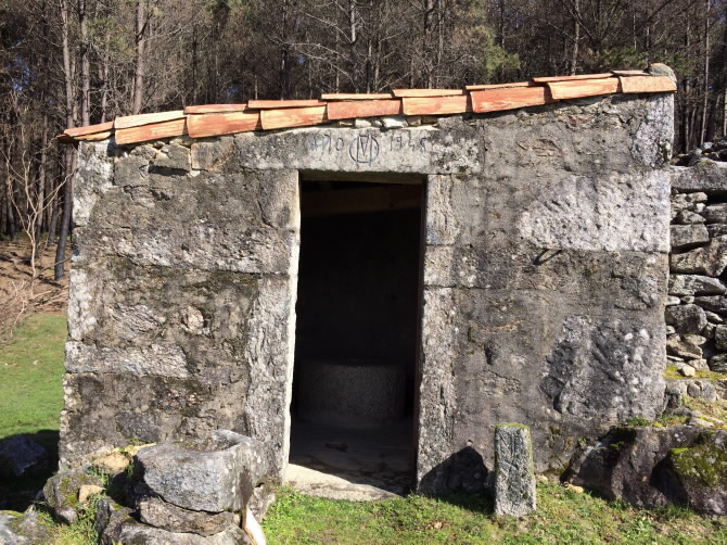 MUÍÑOS DO PICÓN E DO FOLÓN