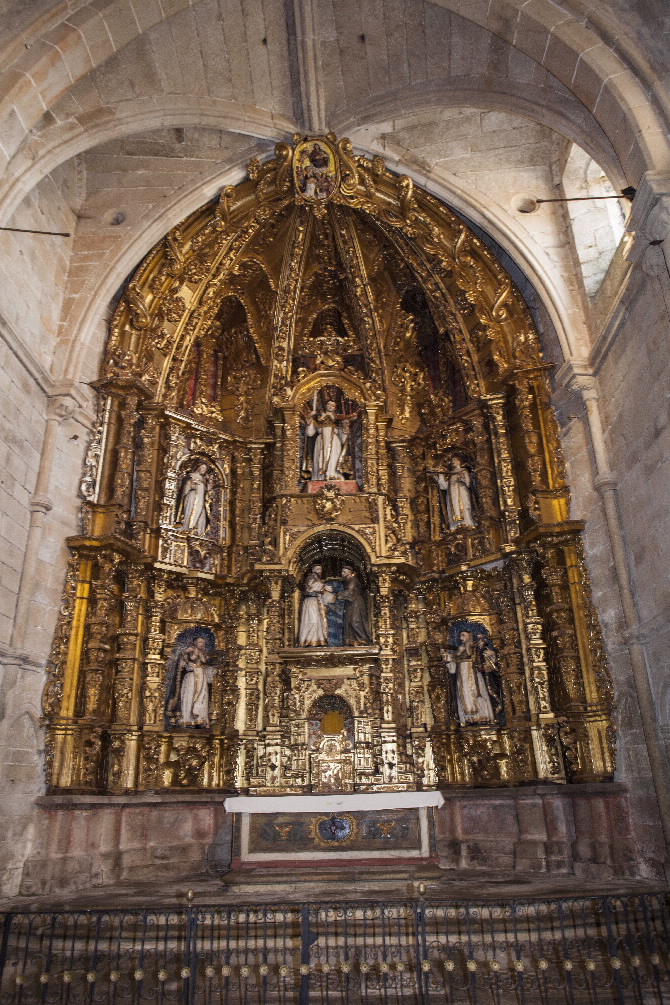 IGREXA MONACAL CONVENTUAL DE SANTO DOMINGO DE TUI