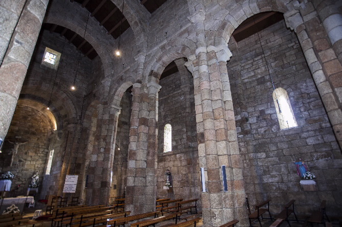 IGREXA MONACAL DE SAN XULIÁN DE MORAIME