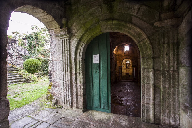 IGREXA MONACAL DE SANTA COMBA DE BANDE