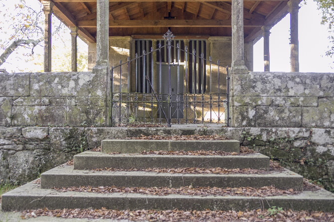 CAPELA DE SAN BARTOLOMEU DO BURGO