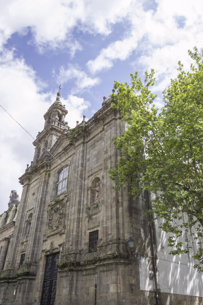 IGREXA DA COMPAÑÍA OU DA UNIVERSIDADE