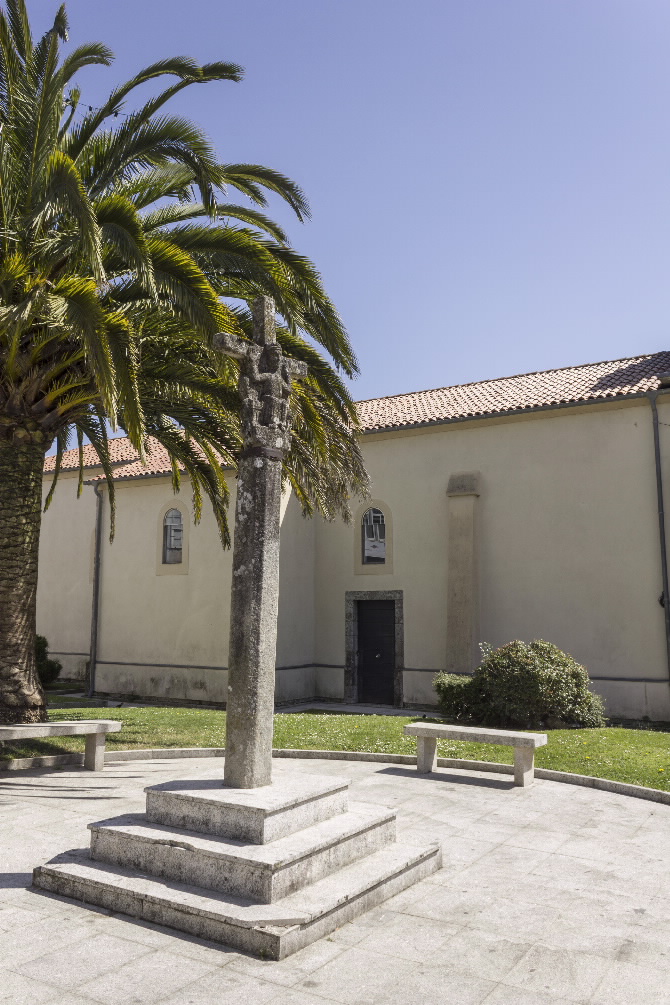 CRUCEIRO DO ADRO DE SAN ROQUE DE MELIDE