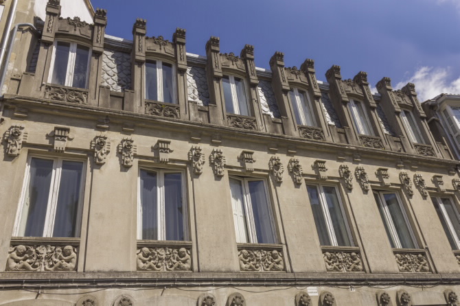 EDIFICIO RESIDENCIAL DE CASAS REAIS