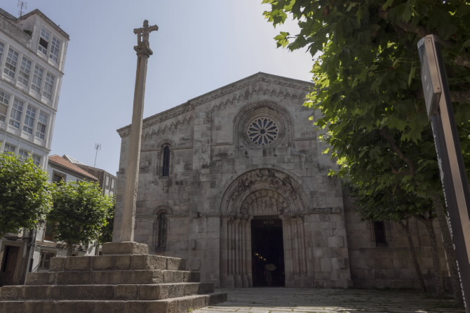 COLEXIATA DE SANTA MARÍA DO CAMPO