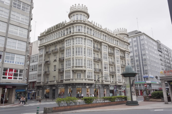 ENSANCHE E EDIFICIOS MODERNISTAS