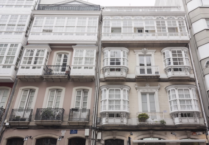 ENSANCHE E EDIFICIOS MODERNISTAS