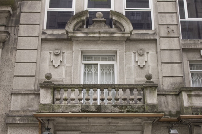 EDIFICIO COMERCIAL PARA JOSÉ GONZÁLEZ