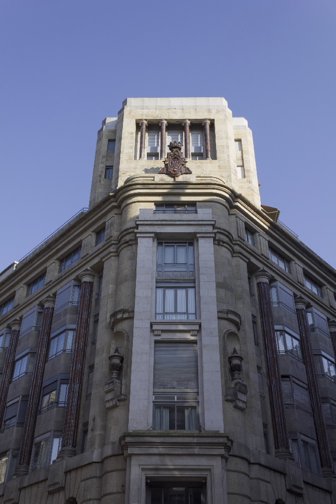 EDIFICIO BANCA VIÑAS-ARANDA