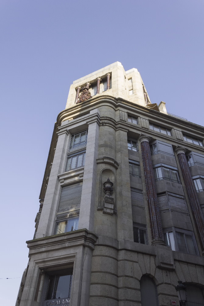 EDIFICIO BANCA VIÑAS-ARANDA
