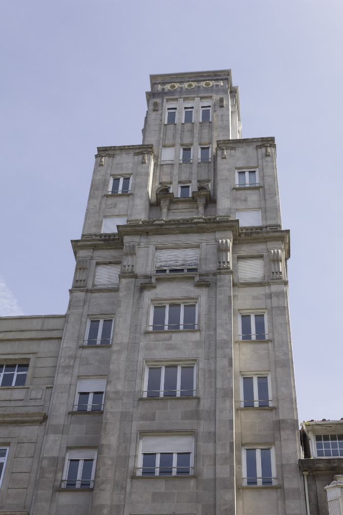 EDIFICIO JOSÉ MOURIÑO VILAS