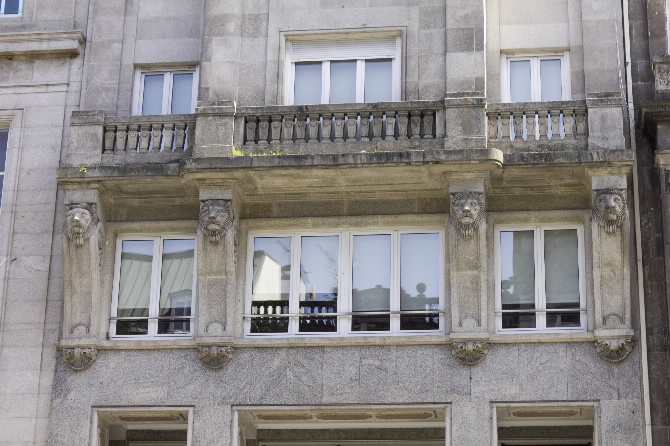 EDIFICIO JOSÉ MOURIÑO VILAS