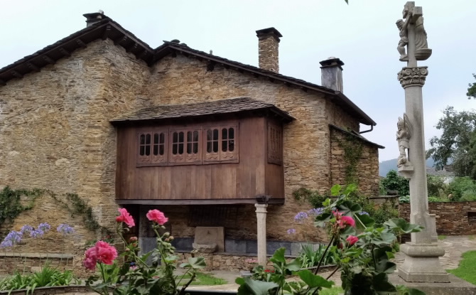 A CASA DO RETRATISTA-LUXURY RURAL RETREAT