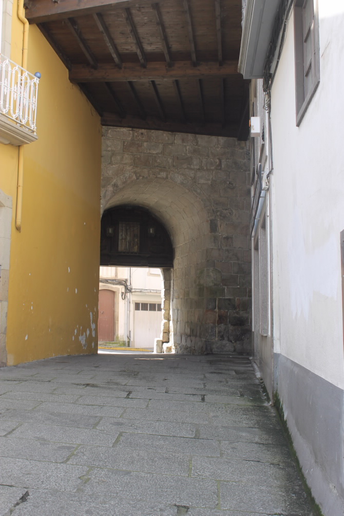 PORTA DA VILA OU DO CRISTO DO AMPARO