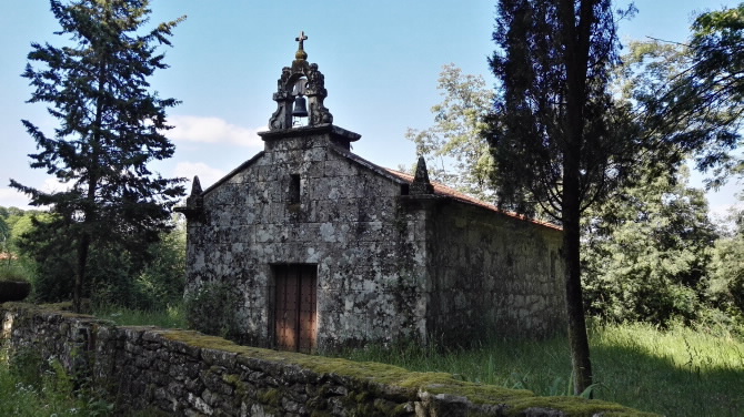 CAPELA DE LOUREIRO