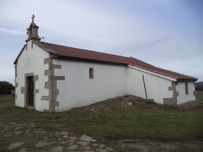 CAPELA DE SANTA IRÈNE DO CASTRILLÓN EN LEMA