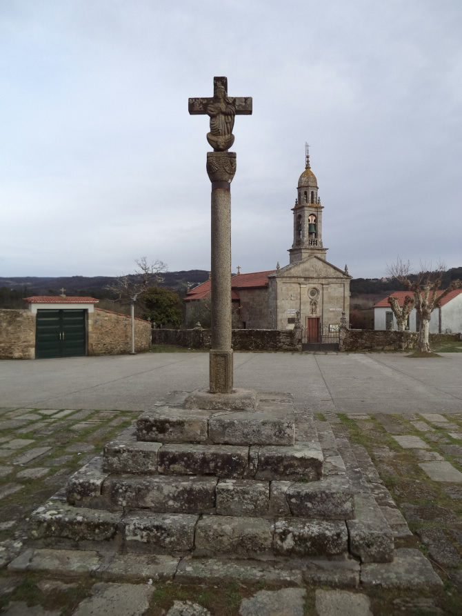 CRUCEIRO DA IGREXA PARROQUIAL DE SAN SALVADOR DE SOFÁN