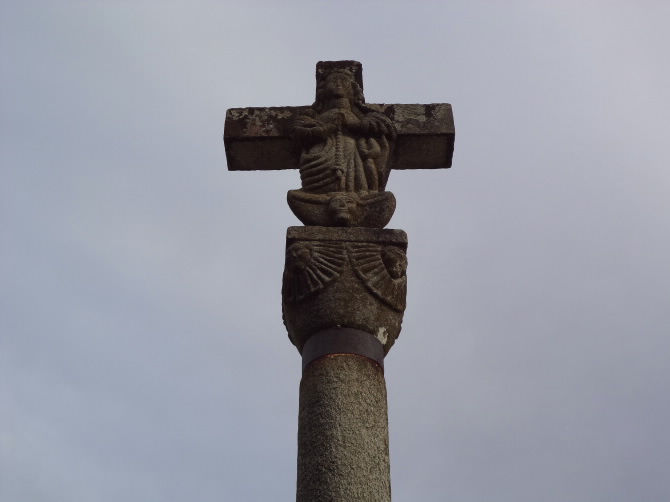 CRUCEIRO DA IGREXA PARROQUIAL DE SAN SALVADOR DE SOFÁN