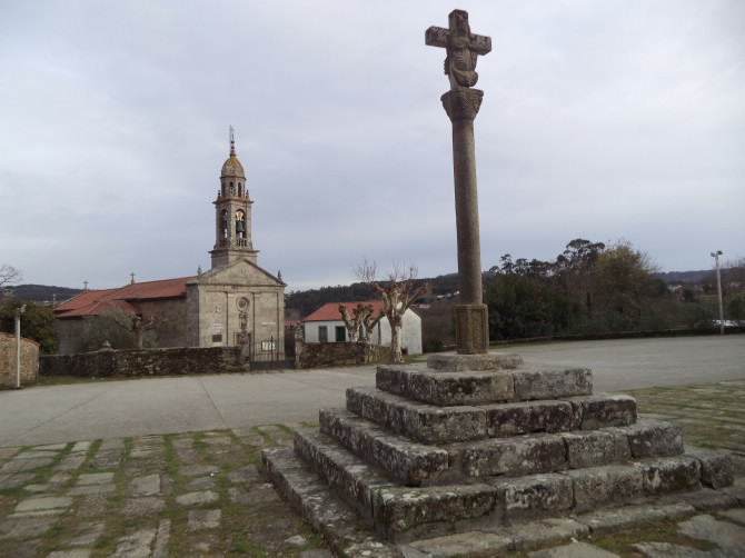 CRUCEIRO DA IGREXA PARROQUIAL DE SAN SALVADOR DE SOFÁN