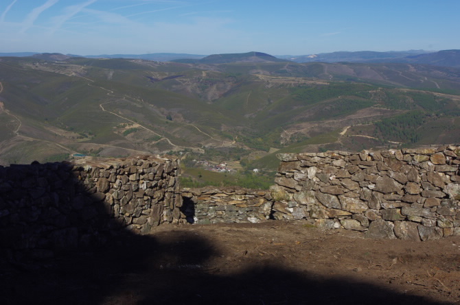 FOXO DO LOBO DE PARADA DA SERRA EN A GUDIÑA E PEDROSO EN RIÓS