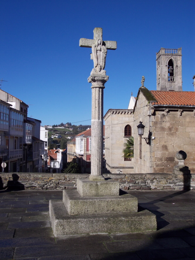 CRUCEIRO DE SANTA MARÍA DE AZOGUE