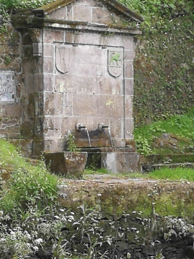 FONTE DOS ÁNXELES (RÍO MANDEO)