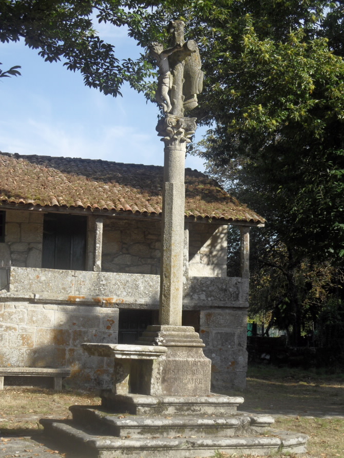 CRUCEIRO DE SAN MIGUEL DE BUCIÑOS