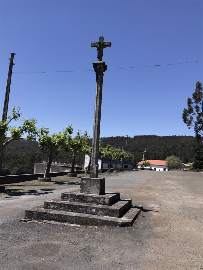 CRUCEIRO DE LOUREDA